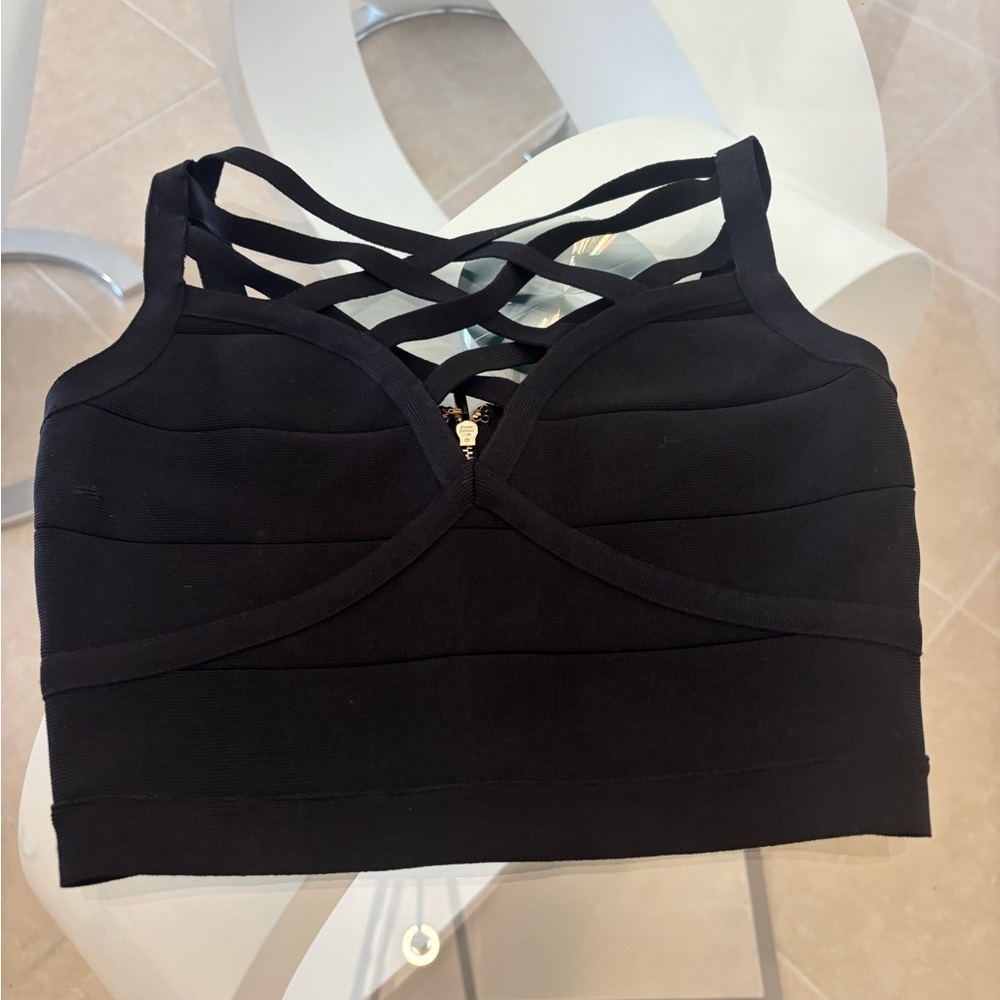 Black Strappy Women's Cropped Top